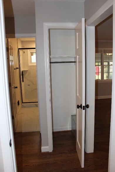 Building Photo - 19 Bridgewood Ave