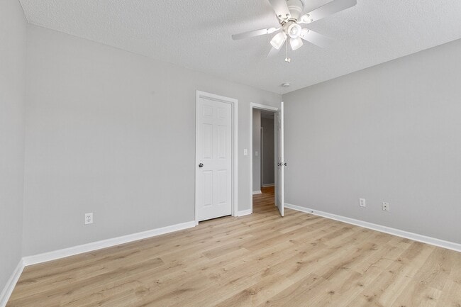 Building Photo - 2112 Echo Glen Ln