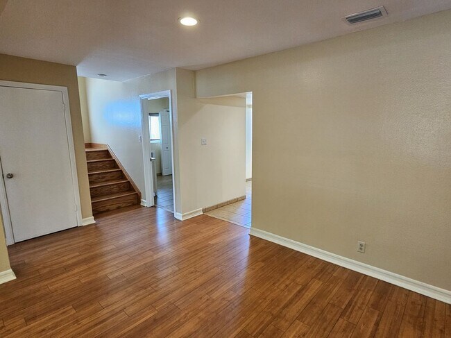 Building Photo - 2960 Piedmont Ave