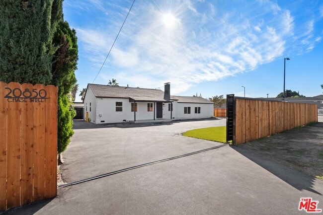 Primary Photo - 20850 Chase St