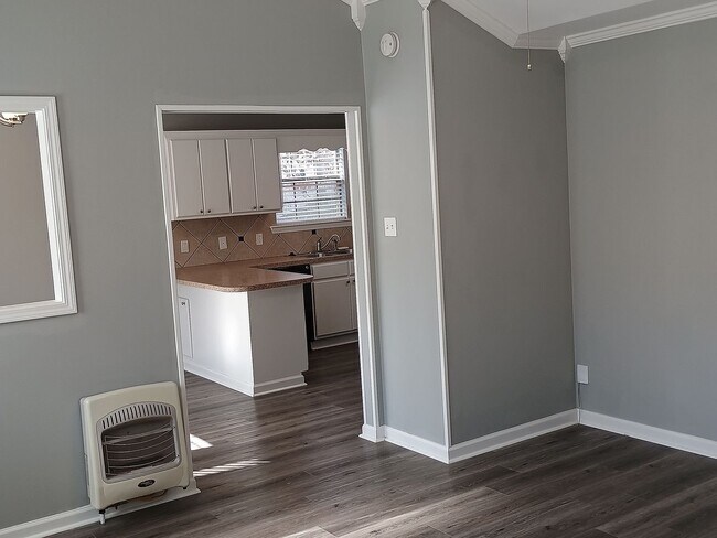 Building Photo - 401 Hayley Ct
