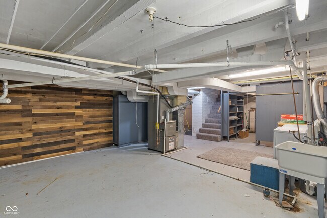 Building Photo - 6380 Hazelwood Ave