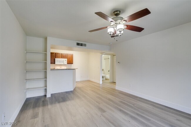 Building Photo - 5166 S Jones Blvd