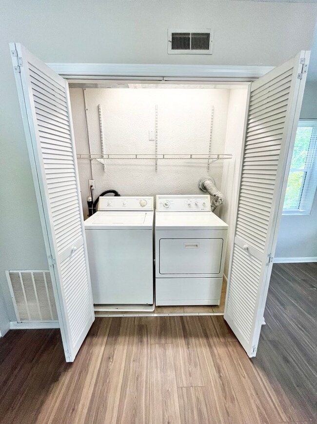 Building Photo - 112 Shepherd Ave