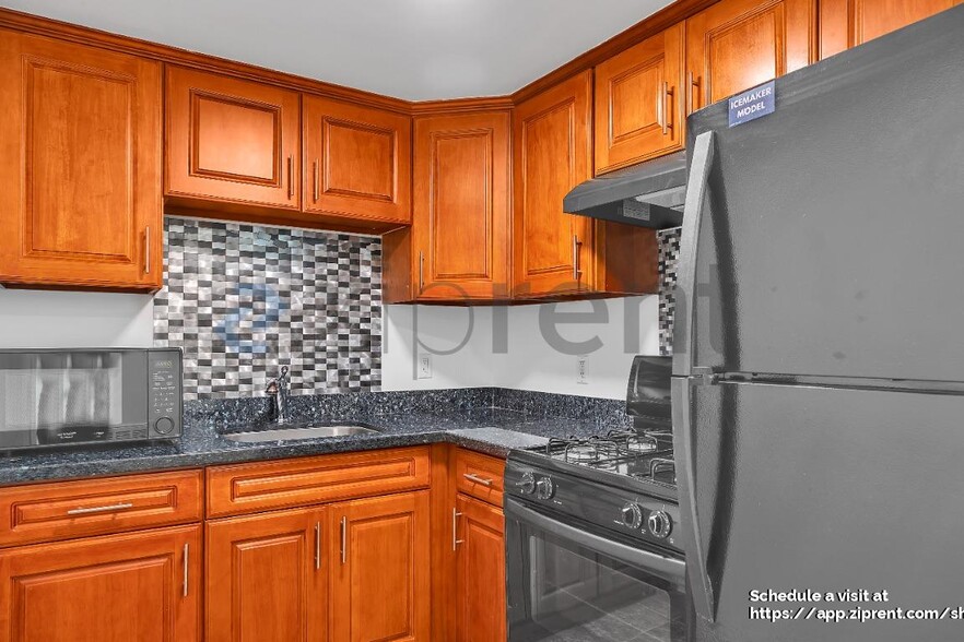 Building Photo - 860 Olive Ave