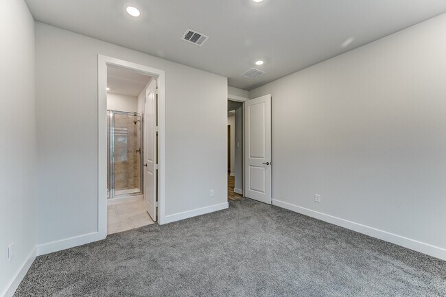 Building Photo - 9522 Rialto Creek Dr