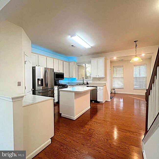 Building Photo - 13129 Park Crescent Cir