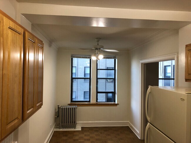 Building Photo - 1263 W Pratt Blvd