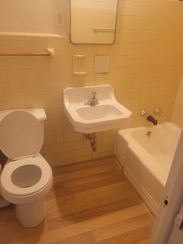 Building Photo - 1005 Garfield Ave