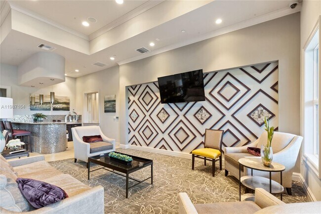 Building Photo - 1101 Banyan Dr