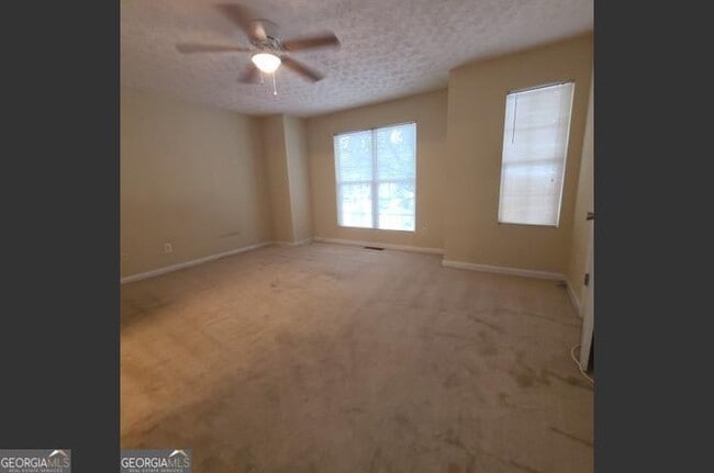 Building Photo - 2103 Grove Way