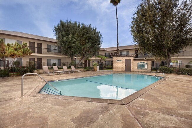 Building Photo - La Madera Apartments
