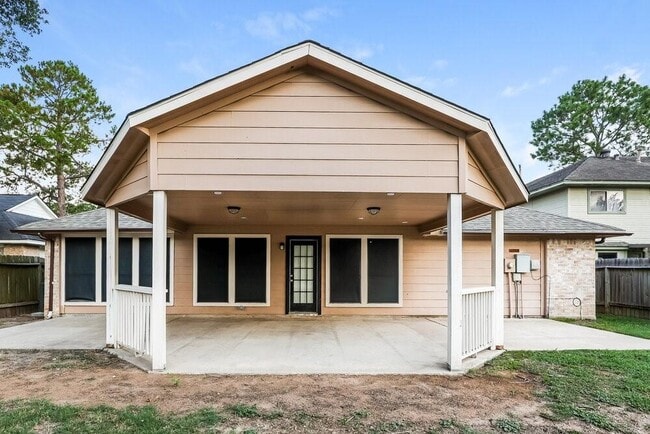 Building Photo - 8530 Sunny Ridge Dr