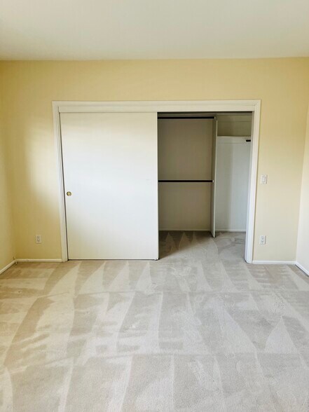 Building Photo - 12731 Pacific Ave