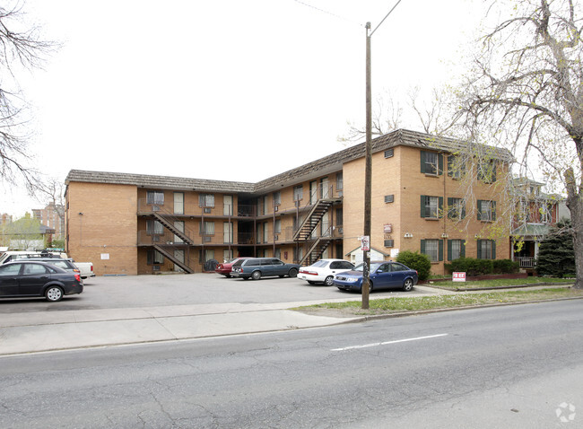 Building Photo - Candlewood Apartments