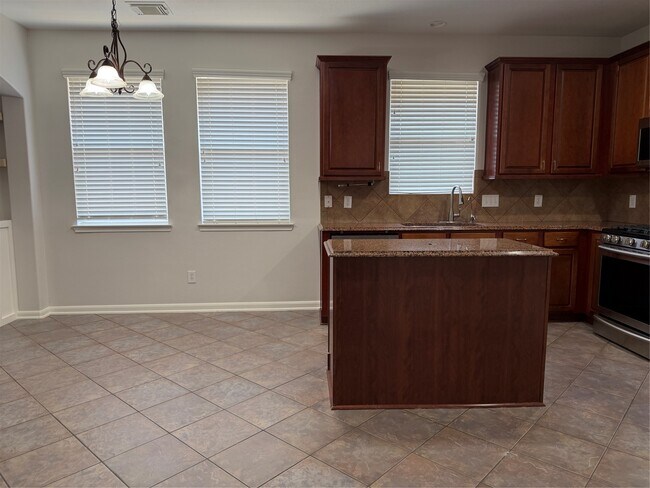Building Photo - 15226 Olmstead Park Dr