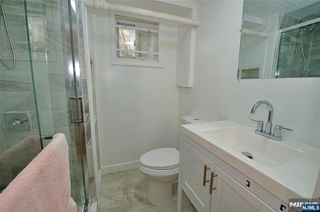 Building Photo - 229 8th St