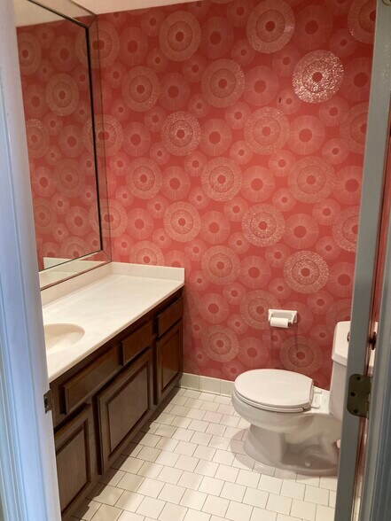 Powder Room - 2350 Montevallo Rd