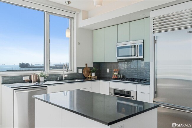 Building Photo - 501 Beale St