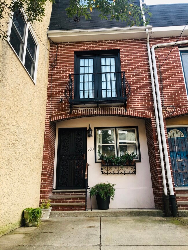 Building Photo - 330 Pemberton St