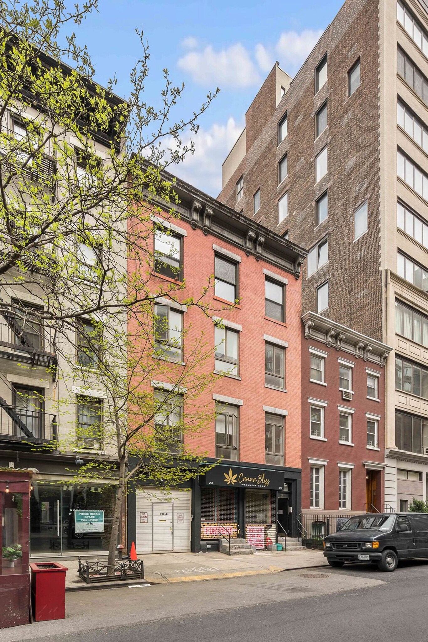 Building Photo - 257 W 19th St