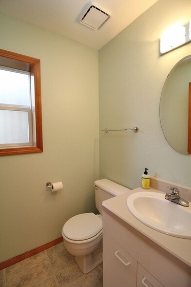 Building Photo - 9614 SW 54th Ave