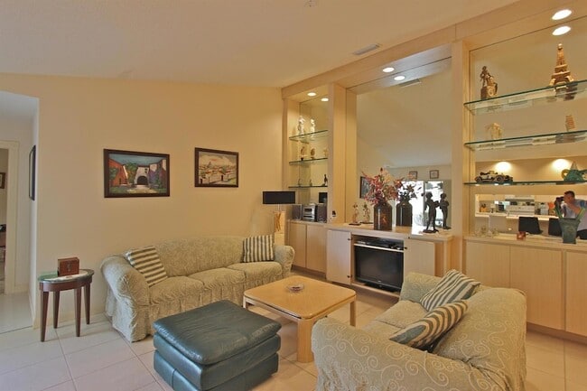 Building Photo - 10201 Chapman Oak Ct