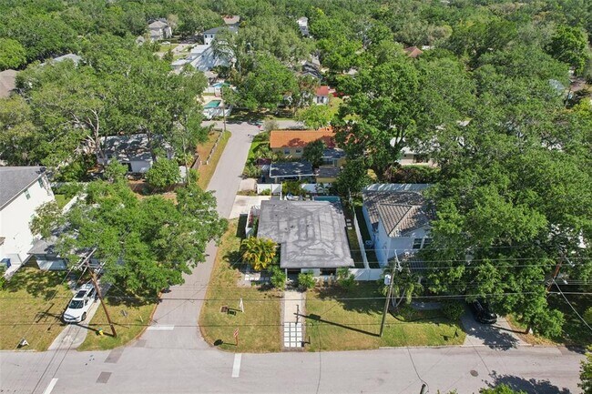 Building Photo - 3131 W Fielder St