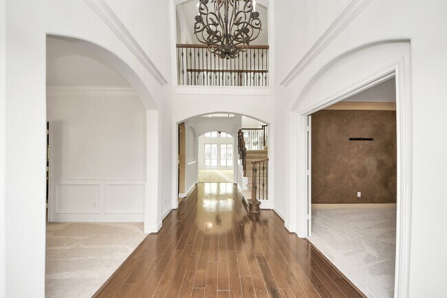Building Photo - 3811 Parkside Dr
