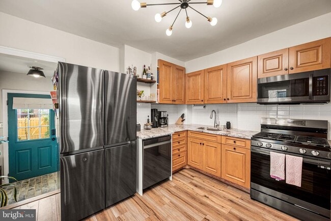 Building Photo - 538 S Adams St