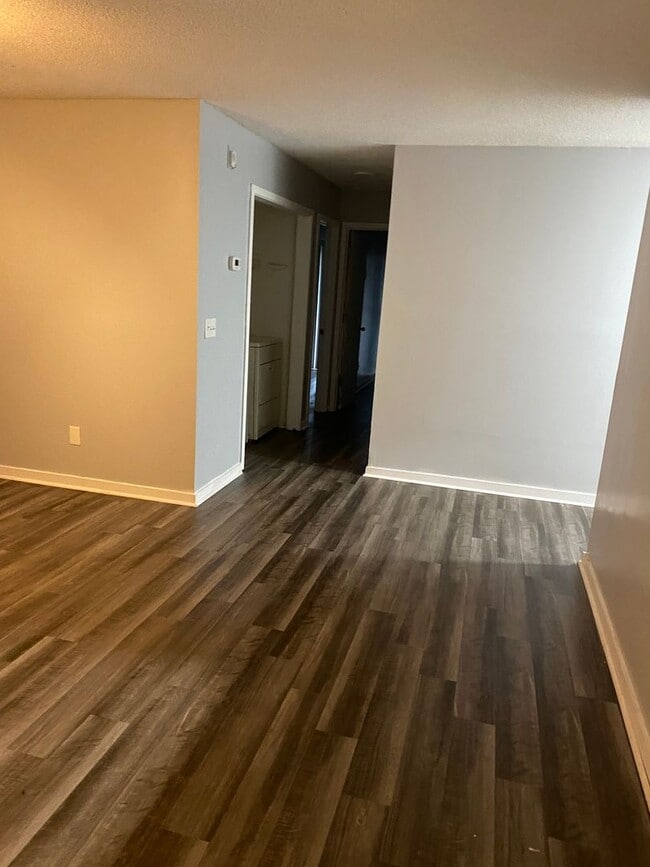 Building Photo - 2 Bed 2 bath condo