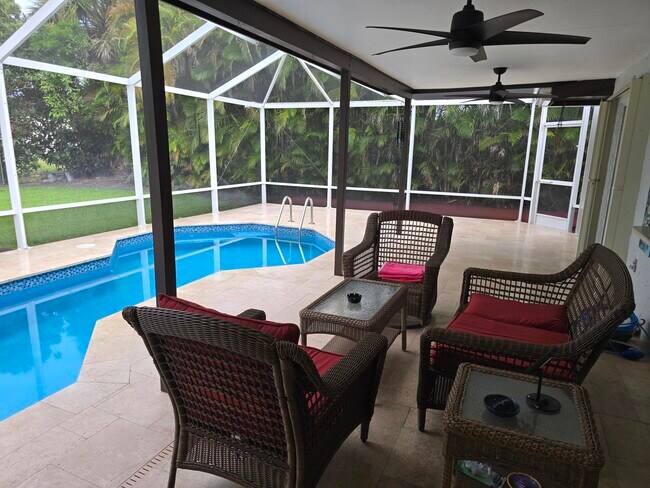 Building Photo - 939 Hibiscus Dr