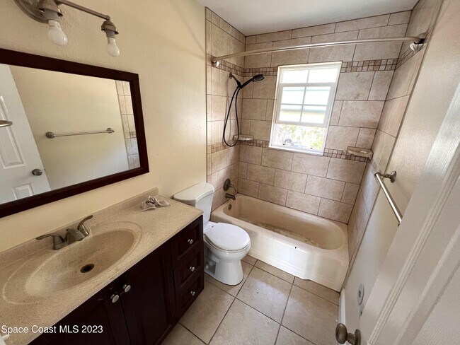 Building Photo - 304 Buchanan Ave