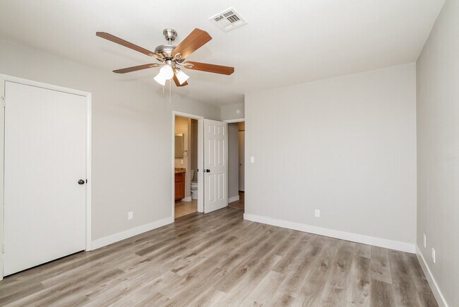 Building Photo - 2365 Beaver Bay Ct