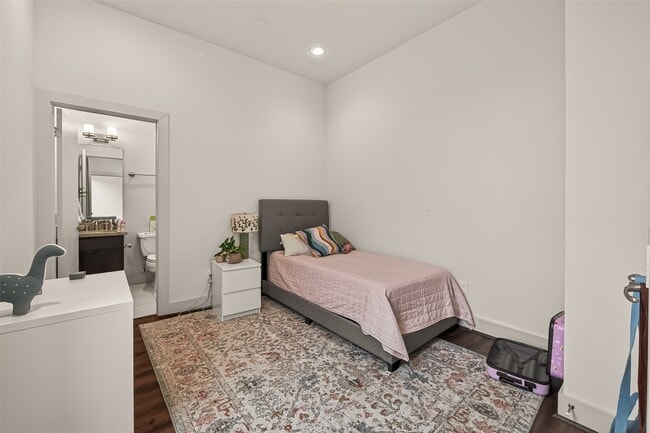 Building Photo - 1620 McDonald St