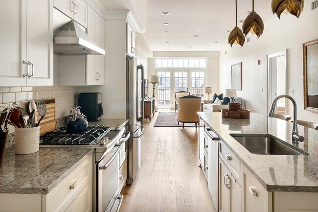 Building Photo - 380 Bunker Hill St