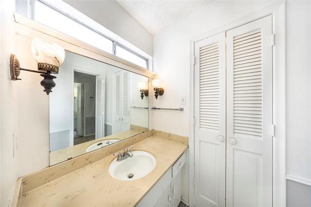 Building Photo - 2731 Forest Grove Dr