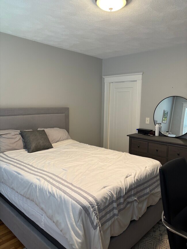 Building Photo - 51 Algonquin Rd