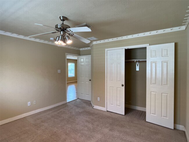 Building Photo - 11827 Edenstone Dr