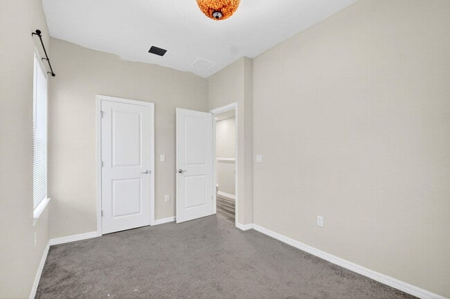 Building Photo - 2833 Troubadour St
