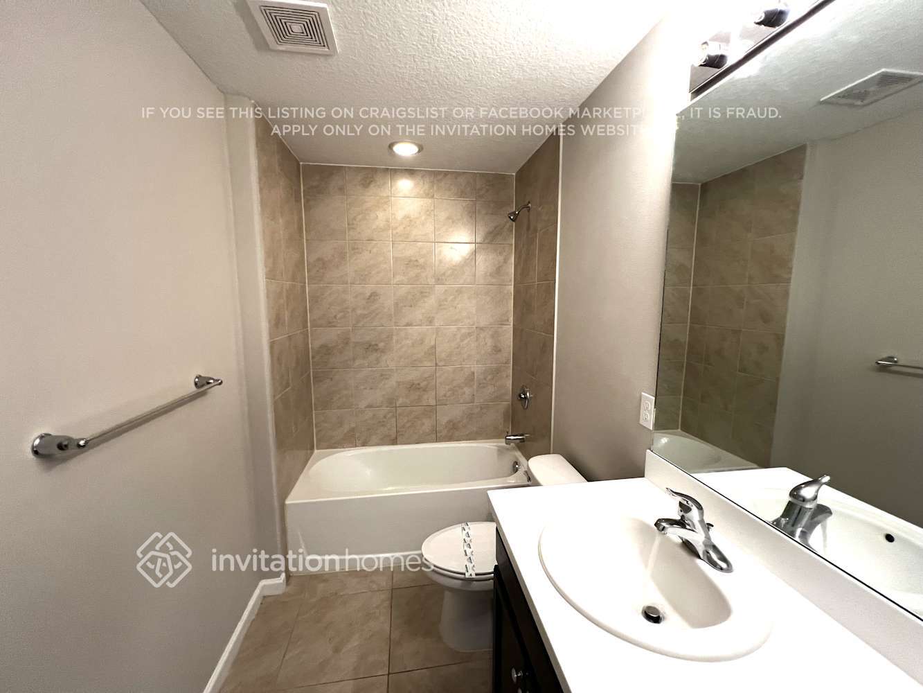 Building Photo - 347 NW Bayshore Blvd