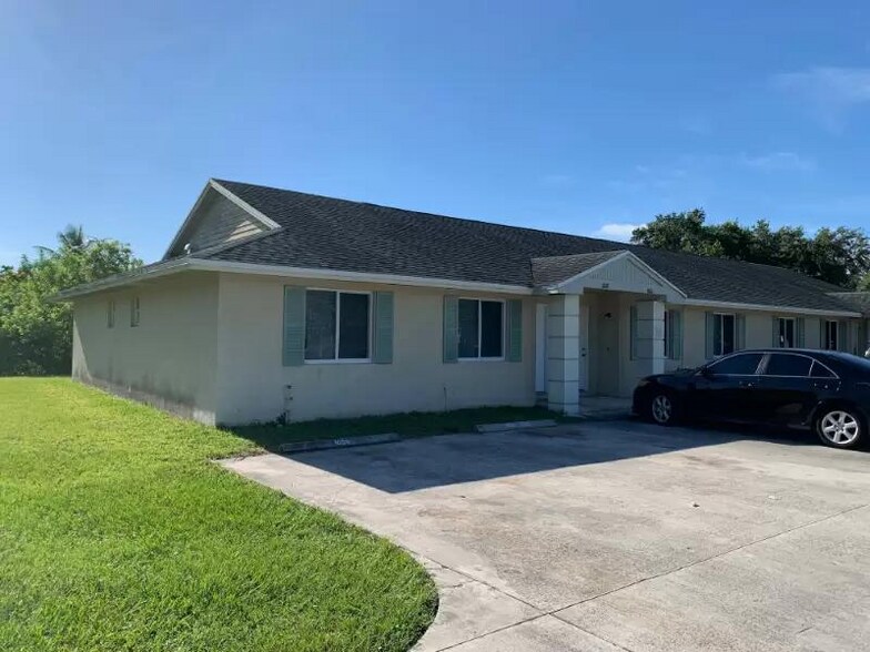 Primary Photo - 1661 SE Lennard Rd
