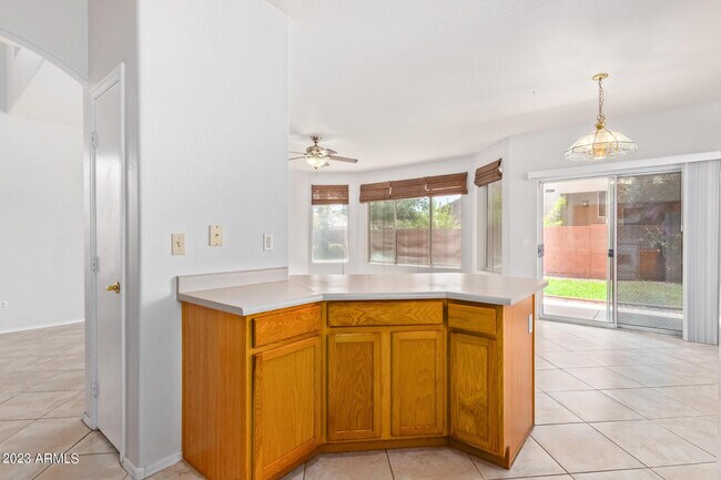 Building Photo - 3316 E Tierra Buena Ln