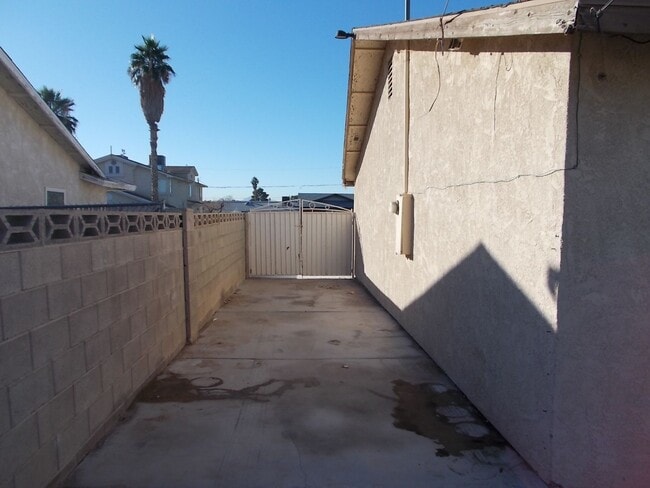 Building Photo - Charming 3-Bedroom, 2-Bath Single-Story Ho...