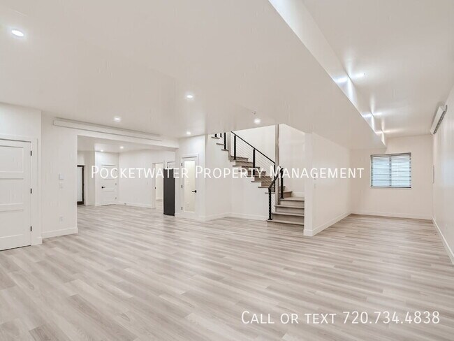 Building Photo - 3595 Darley Ave