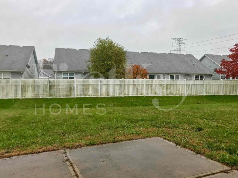 Building Photo - 11521 Stoeppelwerth Dr