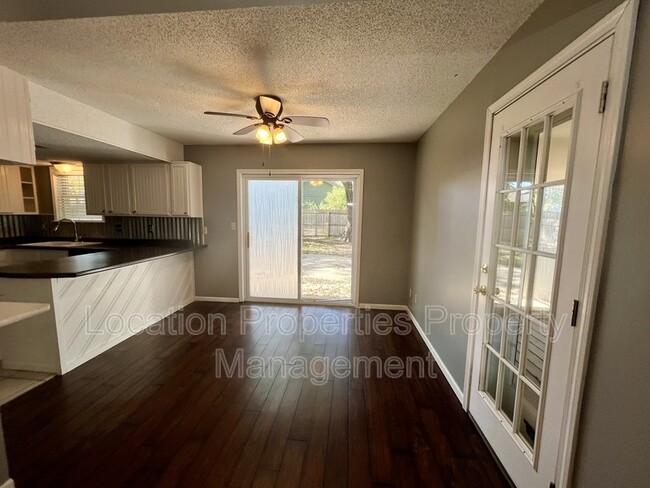 Building Photo - 3800 Stockade Ct