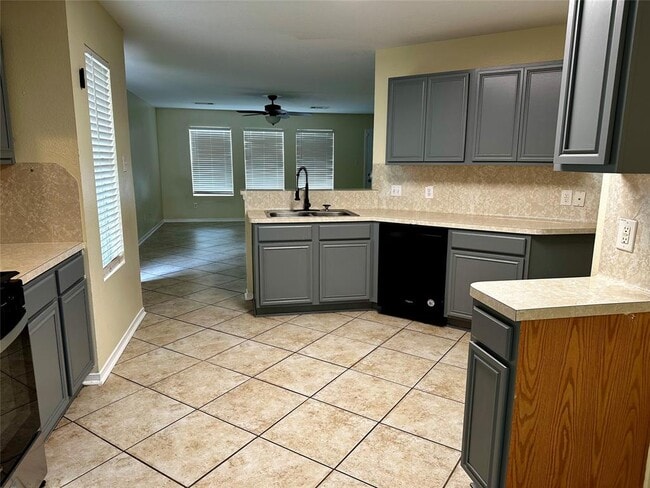 Building Photo - 15410 Apple Bloom Way