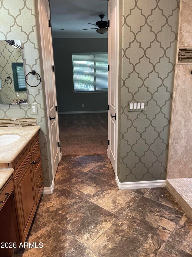 Building Photo - 2543 E Penedes Dr
