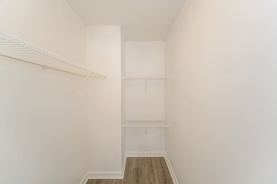 Building Photo - 2150 Ivy Ln